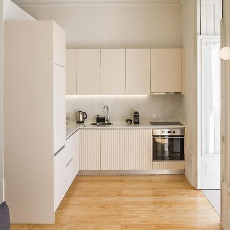 Modern Charming Loft With Balcony In Central Porto Kültér fotó