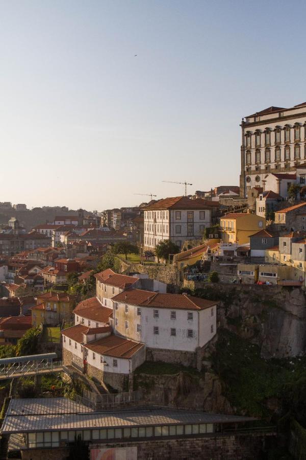 Modern Charming Loft With Balcony In Central Porto Kültér fotó